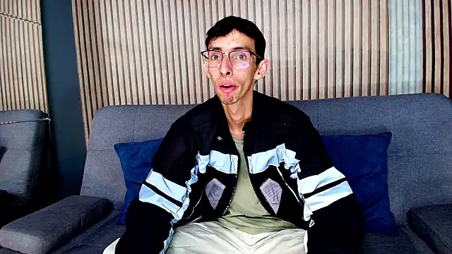 ZyroNight online show from December 2, 2025, 11:50 pm