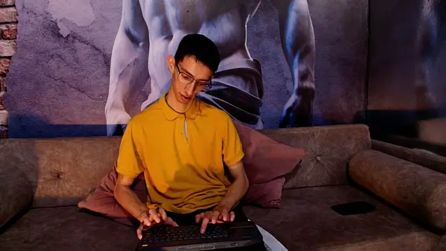 ZyroNight online show from November 5, 2025, 5:05 pm