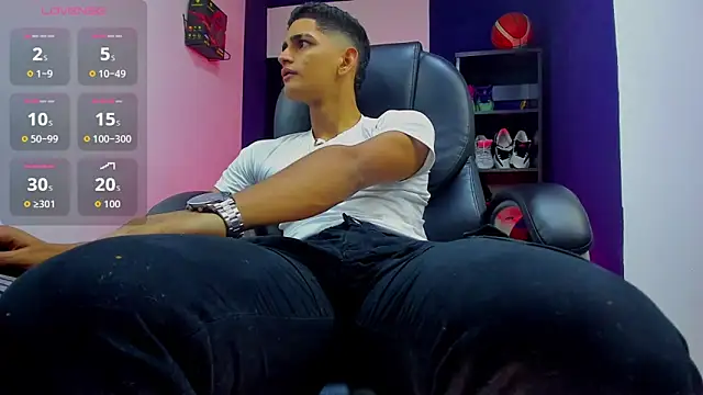 Snapshot of Alex_king27 chatting on February 7, 2026, 1:57 am Alex king27 online show from February 7, 2026, 1:57 am