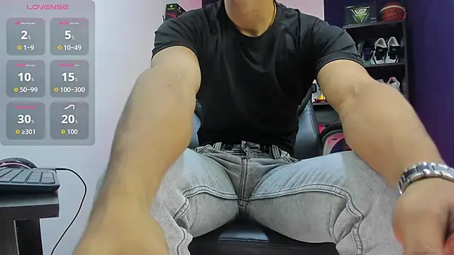 Snapshot of Alex_king27 chatting on February 26, 2026, 4:56 am Alex king27 online show from February 26, 2026, 4:56 am