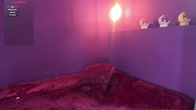 Isabella Crofts online show from February 28, 2026, 3:06 am