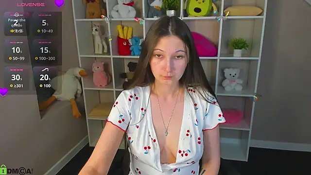 Snapshot of Ella_Burns chatting on June 7, 2026, 5:18 pm Ella Burns online show from June 7, 2026, 5:18 pm