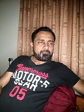 Snapshot of RubyEntity chatting on December 18, 2025, 6:12 pm RubyEntity online show from December 18, 2025, 6:12 pm