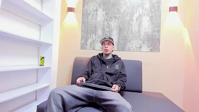 DANTE ARMSTRONG online show from February 3, 2026, 4:10 am