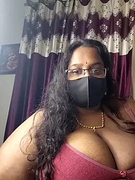 Snapshot of hootypriya chatting on June 9, 2026, 5:36 pm hootypriya online show from June 9, 2026, 5:36 pm