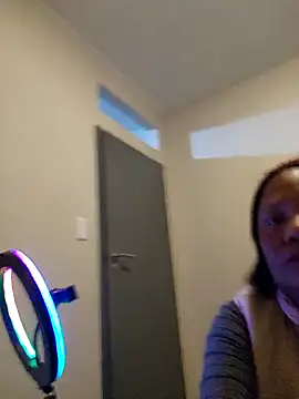 Mommy Sienna online show from May 8, 2026, 5:28 pm