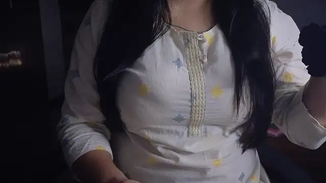 Desiqueen2 online show from February 5, 2026, 1:56 am