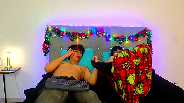 chris evans27 online show from December 23, 2025, 12:54 am