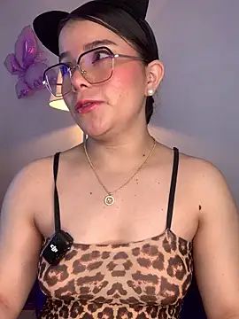 violettabond online show from May 7, 2026, 1:14 pm