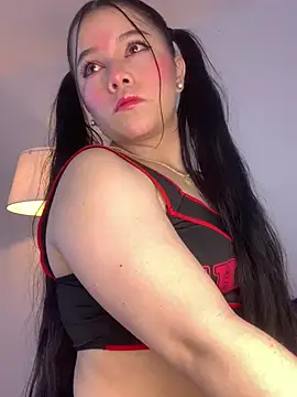 violettabond online show from May 19, 2026, 12:45 pm