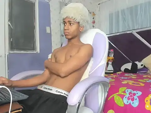 Snapshot of Santy_bigcock_01 chatting on November 7, 2025, 11:59 am Santy bigcock 01 online show from November 7, 2025, 11:59 am