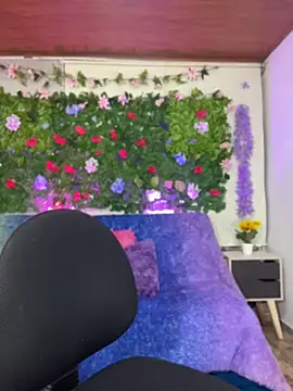 Snapshot of PamelaBoobs chatting on August 4, 2026, 9:30 pm PamelaBoobs online show from August 4, 2026, 9:30 pm