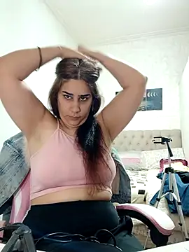 nahiarabiel33 online show from November 11, 2025, 1:50 pm