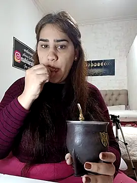 nahiarabiel33 online show from June 23, 2026, 7:01 pm