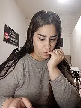 nahiarabiel33 online show from June 13, 2026, 7:23 pm