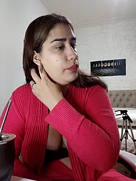 nahiarabiel33 online show from April 11, 2026, 6:44 pm