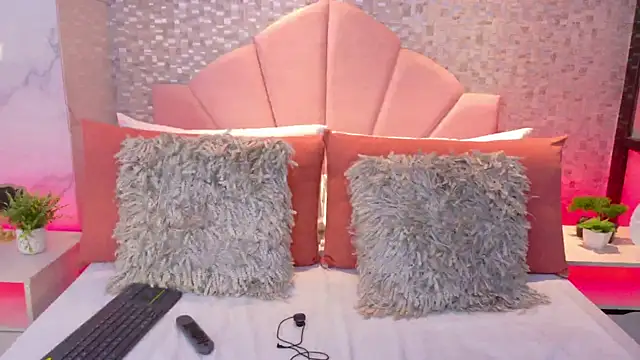 Snapshot of CameronJonnes chatting on July 15, 2026, 7:32 pm CameronJonnes online show from July 15, 2026, 7:32 pm