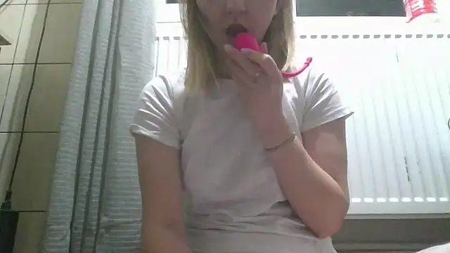 Snapshot of dirty_sasha00 chatting on April 17, 2026, 2:36 am dirty sasha00 online show from April 17, 2026, 2:36 am