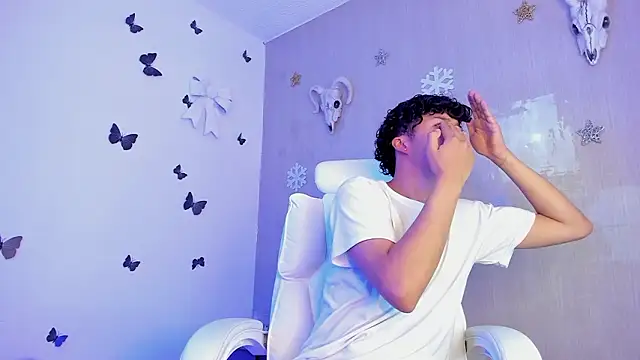 CyrusAndGrase online show from February 5, 2026, 6:04 pm