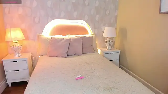 annie  20 online show from November 15, 2025, 12:31 pm