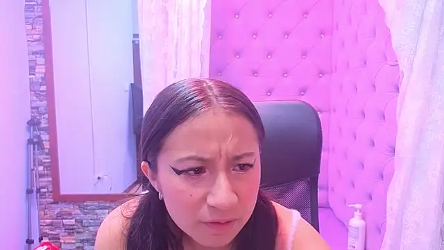 ChloeGibson  online show from December 4, 2025, 3:27 am