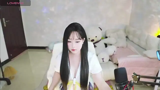 Snapshot of Nina37 chatting on January 10, 2026, 11:38 am Nina37 online show from January 10, 2026, 11:38 am