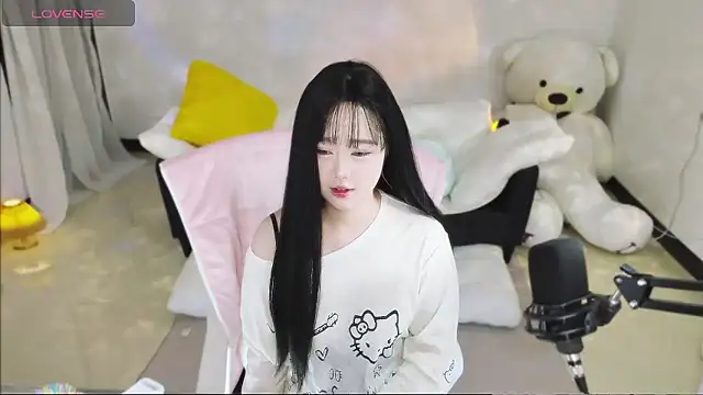 Snapshot of Nina37 chatting on January 9, 2026, 6:09 am Nina37 online show from January 9, 2026, 6:09 am