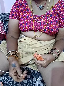 Snapshot of savithasree chatting on March 7, 2026, 12:39 am savithasree online show from March 7, 2026, 12:39 am