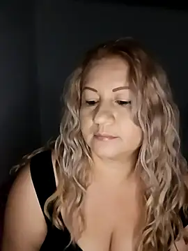 Snapshot of Karoline_milf_hot chatting on November 13, 2025, 4:38 am Karoline milf hot online show from November 13, 2025, 4:38 am