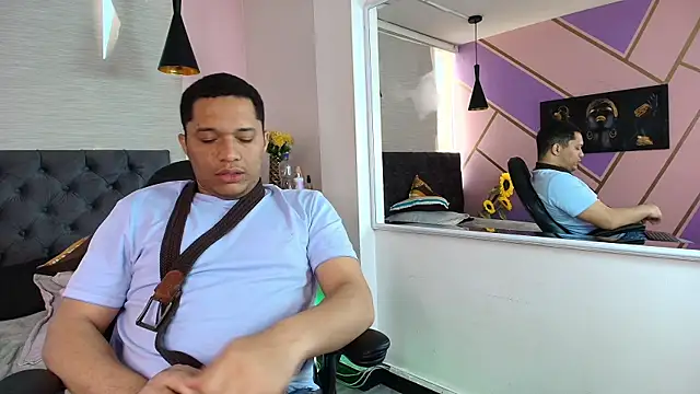 Kai santos  online show from November 8, 2025, 9:29 pm