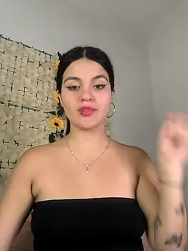 Lorenaa1 online show from May 2, 2026, 12:05 am