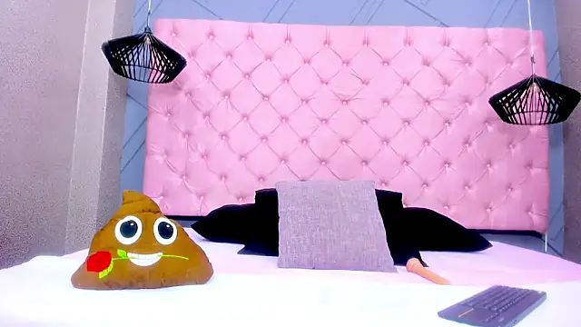 Mia Horney online show from January 19, 2026, 12:42 pm