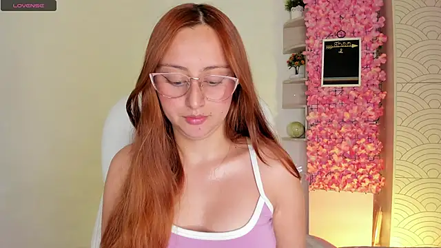 Arianna Gren18 online show from February 6, 2026, 4:03 pm