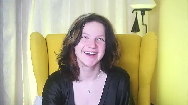 LatinaHuguenin online show from March 9, 2026, 7:06 pm