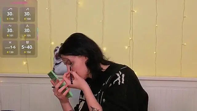 LatinaHuguenin online show from January 13, 2026, 7:12 am