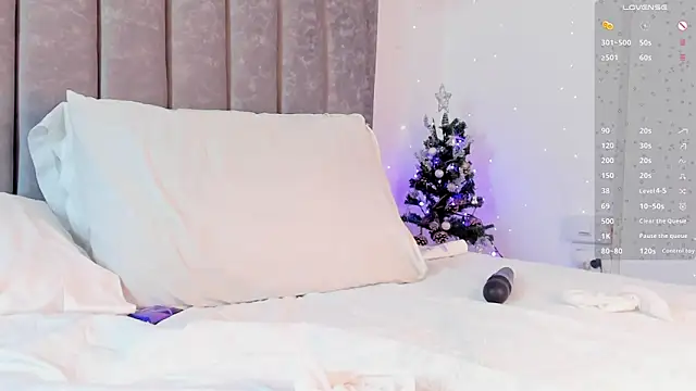 Snapshot of Veronica3__ chatting on December 16, 2025, 1:54 am Veronica3 online show from December 16, 2025, 1:54 am