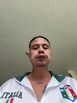 Snapshot of RaySullivan chatting on March 4, 2026, 4:04 pm RaySullivan online show from March 4, 2026, 4:04 pm