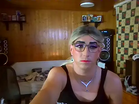 AgnesCross39 online show from December 2, 2025, 4:25 am