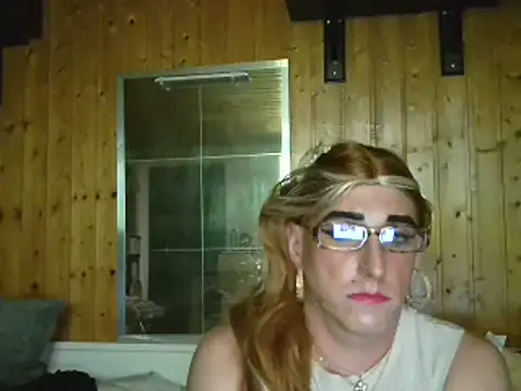 Snapshot of AgnesCross39 chatting on June 6, 2026, 2:17 am AgnesCross39 online show from June 6, 2026, 2:17 am
