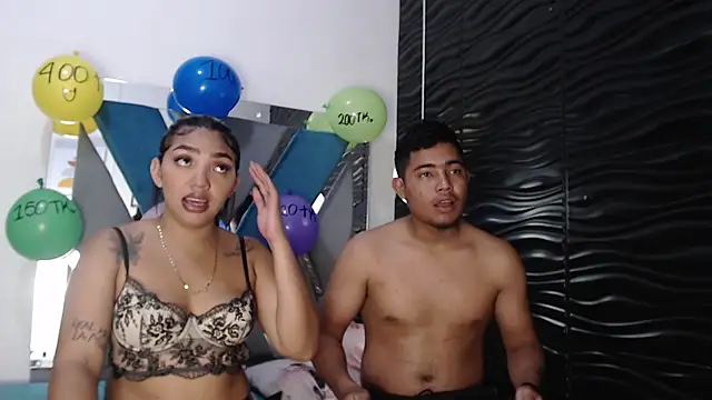 Snapshot of Naty_And_Maxx chatting on December 19, 2025, 7:38 pm Naty And Maxx online show from December 19, 2025, 7:38 pm