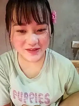 Snapshot of Anngela_18 chatting on November 6, 2025, 6:39 am Anngela 18 online show from November 6, 2025, 6:39 am