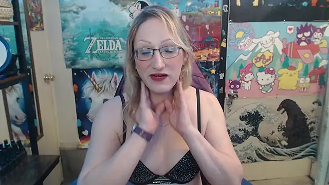 Savanah Banana  online show from May 8, 2026, 7:17 pm