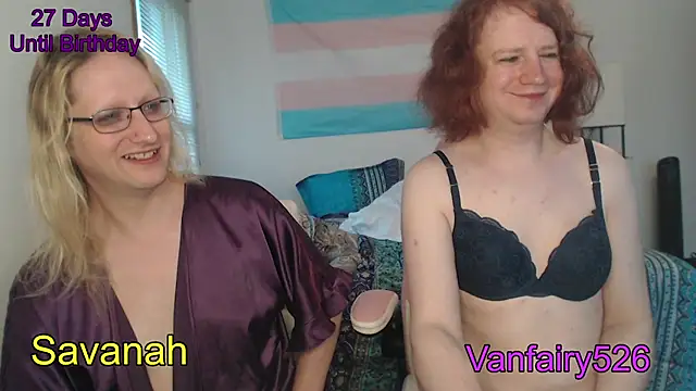 Savanah Banana  online show from April 25, 2026, 1:41 pm