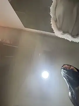 rue hot online show from November 5, 2025, 7:06 pm