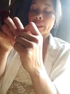 Snapshot of Ana_hoa chatting on June 21, 2026, 5:35 am Ana hoa online show from June 21, 2026, 5:35 am