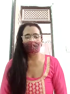 sanjana077 online show from November 29, 2025, 5:18 am