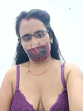 sanjana077 online show from February 17, 2026, 4:48 pm