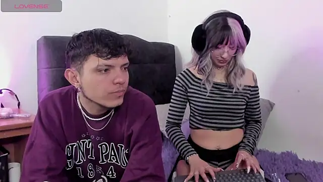 Snapshot of MidNightTouch-21 chatting on February 20, 2026, 2:52 am MidNightTouch-21 online show from February 20, 2026, 2:52 am