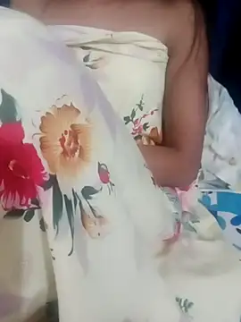 Snapshot of Monika-35 chatting on November 5, 2025, 6:11 pm Monika-35 online show from November 5, 2025, 6:11 pm