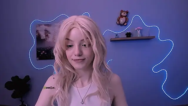 mia starrr  online show from March 26, 2026, 9:51 am